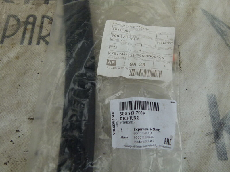 VW GOLF MK7 2012-2016 BONNET FRONT RUBBER SEAL GENUINE 5G0823709