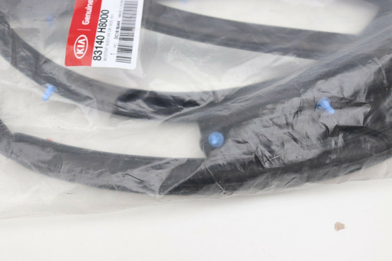KIA RIO 2018 REAR RIGHT DOOR SEAL RUBBER GASKET 83140H8000 /B01-44