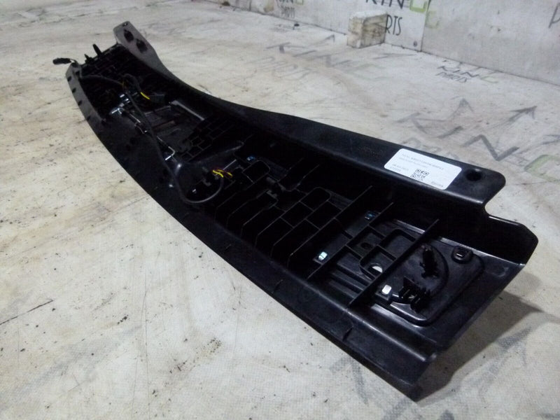 RANGE ROVER EVOQUE L551 HYBRID 2019-ON BOOT LID SILL TRIM COVER K8D2113A10CB #