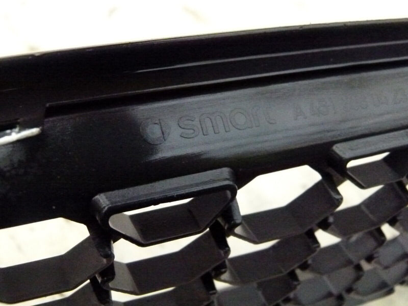 SMART FORTWO 2007-2015 FRONT BUMPER LOWER GRILLE GENUINE A4518880423
