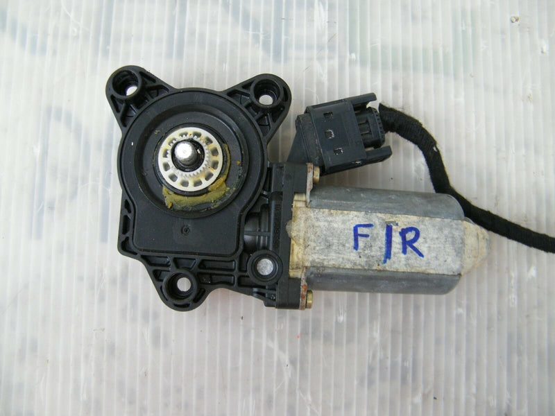 MB C CLASS W203 2001-2007 FRONT RIGHT OR LEFT DOOR WINDOW MOTOR A2035403705