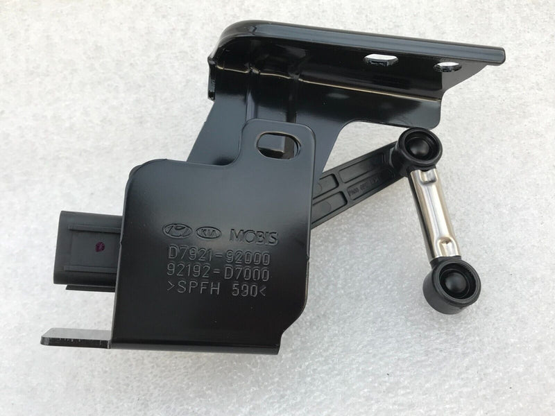 HYUNDAI TUCSON MK3 TL 2015-19 HEADLIGHT LEVELING SENSOR & BRACKET 92190-D7000