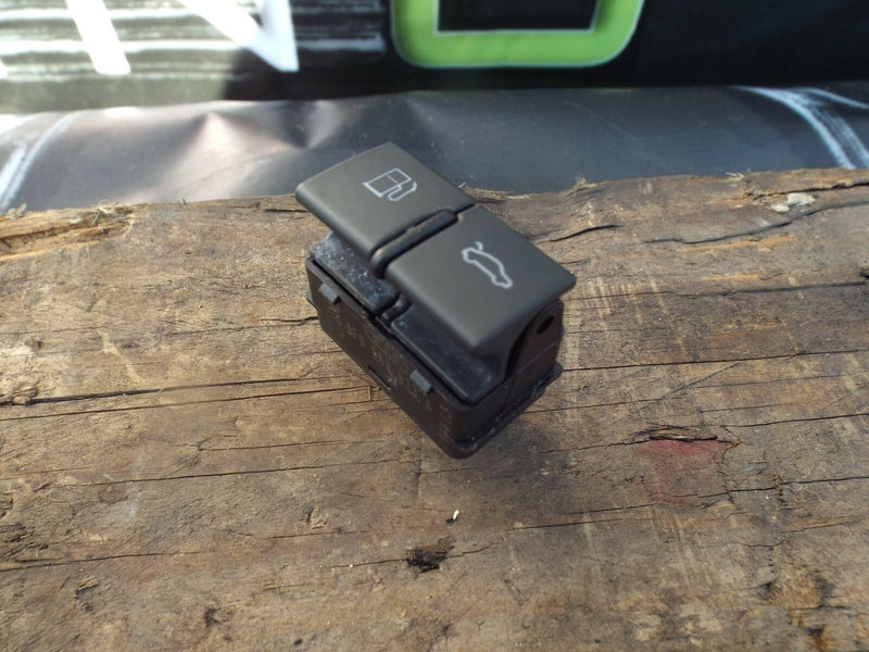 Audi TT MK2 2006-2014 Genuine Fuel Door Trunk Release Switch 8P0 959 833 A