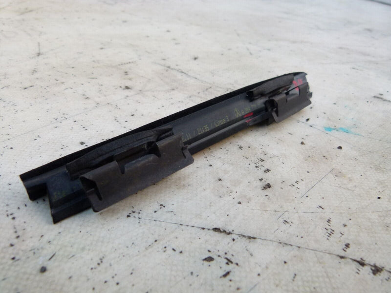 MERCEDES C W204 2007-11 REAR LEFT WINDOW SEALING STRIP GENUINE A2047300524