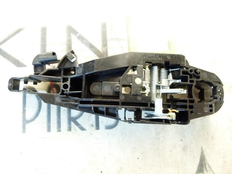 PEUGEOT 308 SW ESTATE 2017-21 FRONT LEFT DOOR HANDLE BRACKET 9802977580