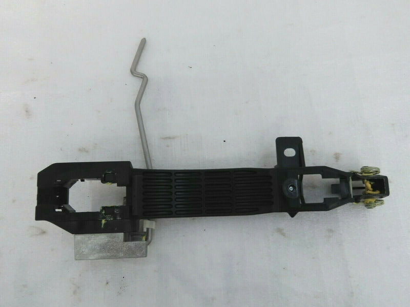 MAZDA 3 FRONT LEFT DOOR HANDLE MOUNTING BRACKET BHN9-59-42XC /S15-38