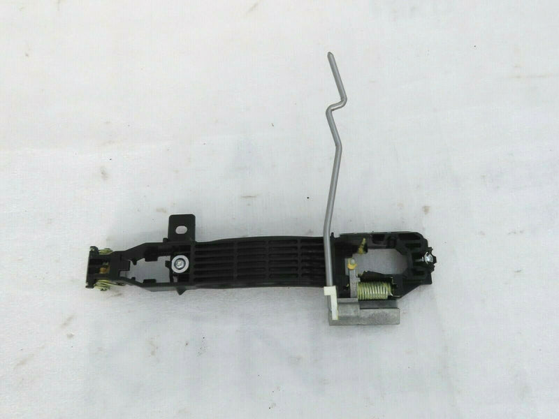 MAZDA 3 FRONT LEFT DOOR HANDLE MOUNTING BRACKET BHN9-59-42XC /S15-38