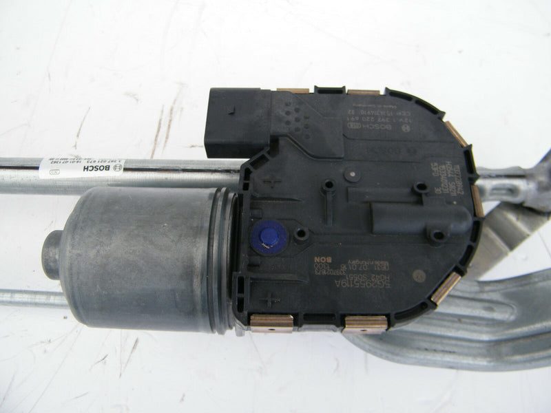 VW GOLF MK7 R GTI 2013-16 BOSH FRONT WIPER MOTOR & LINKAGE 5G2955119A 5G2955023