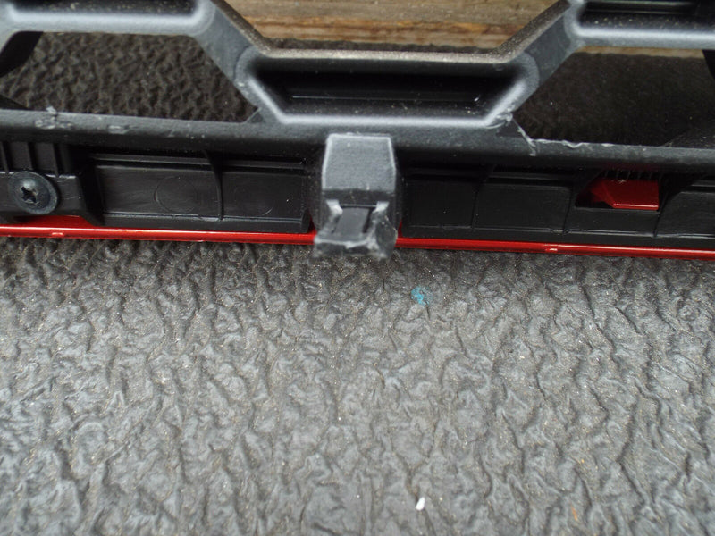 Hyundai IX20 Cross Facelift 2015-On Front Bumper Grill Bonnet Genuine Grille Red