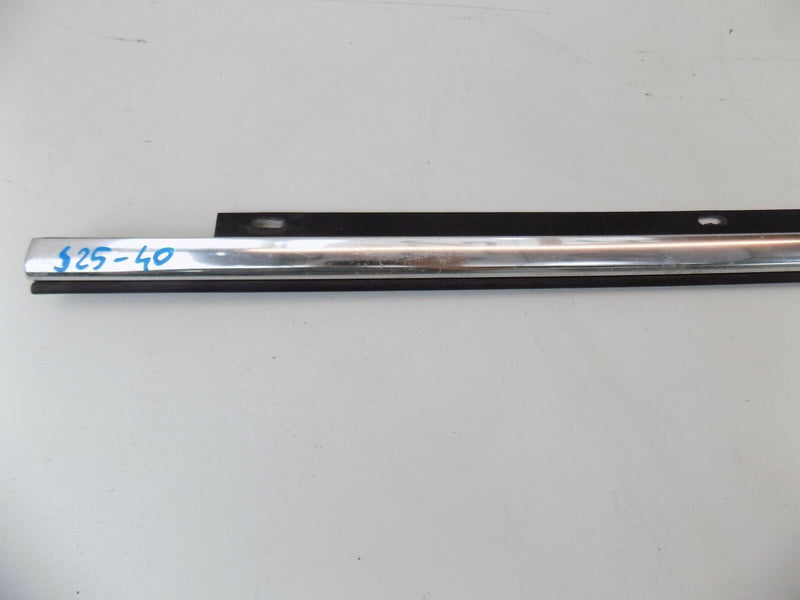 AUDI A6 / A6 QUATRO 2005-11 Front Left Side Window Moulding 4F0853283C (S25-40)