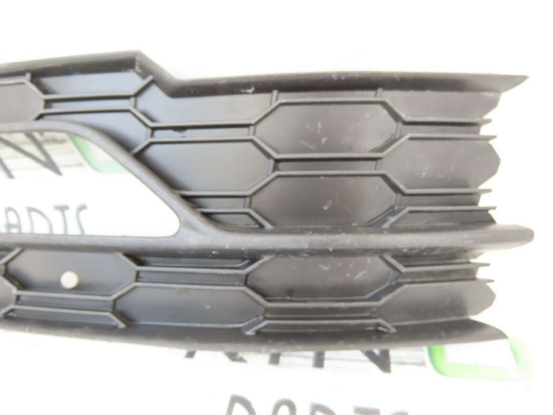 SKODA OCTAVIA 2020-ON FRONT BUMPER RIGHT FOG LIGHT GRILL SURROUND