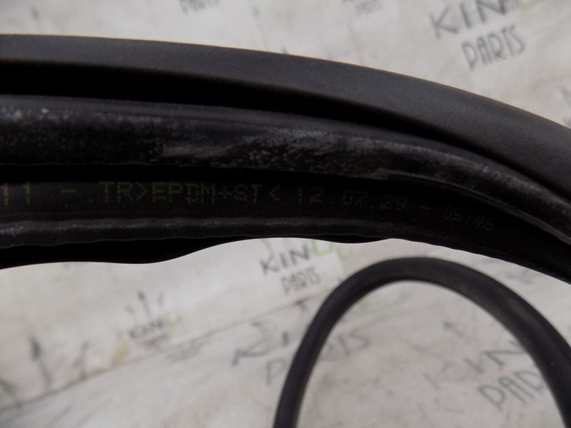 BMW F30 F31 2012-2015 FRONT LEFT DOOR RUBBER SEAL GENUINE 7258312 #
