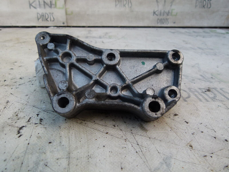 MERCEDES C W204 2007-2011 ENGINE MOUNT BRACKET GENUINE A6510940039