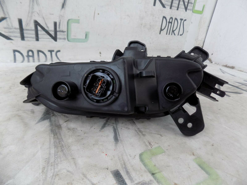 HYUNDAI i30 PD 2016-ON FRONT LEFT LED RUNNING LIGHT FOG GENUINE 3 PIN 92207G41