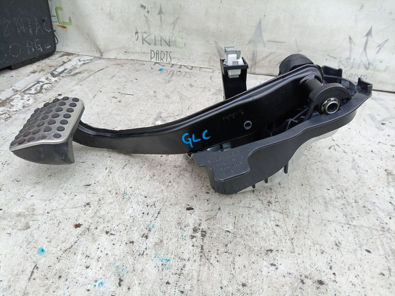 MERCEDES GLC X253 2.0 PETROL GENUINE ! AUTOMATIC BRAKE PEDAL A2052920515