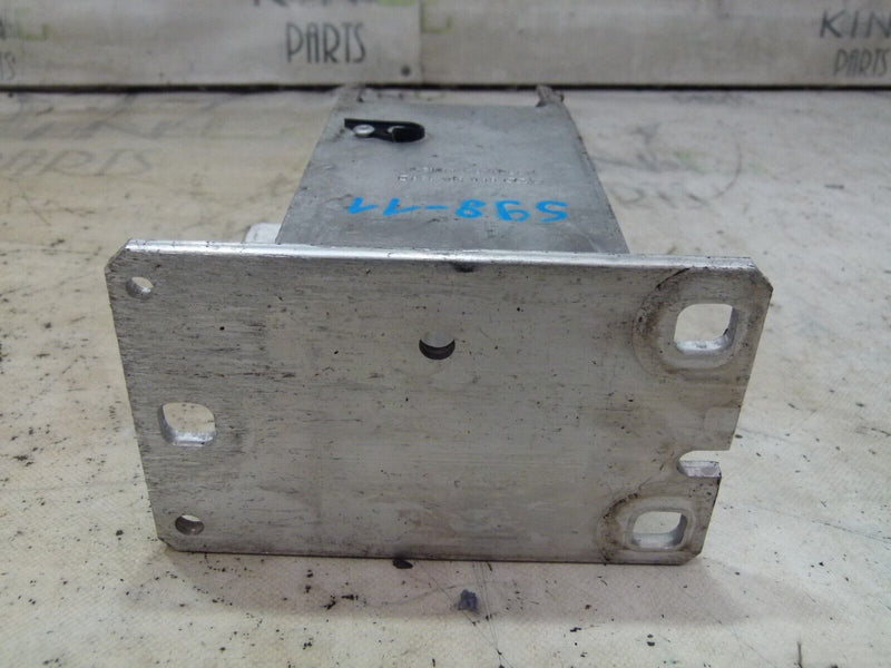 AUDI A4 B8 8K 2007-2011 FRONT LEFT CRASH BAR BRACKET GENUINE 8K0807133