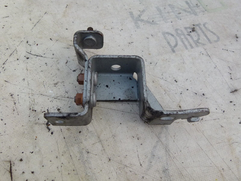 MERCEDES C W204 2007-2011 2.2 CDI ENGINE MOUNT BRACKET GENUINE A2044901140