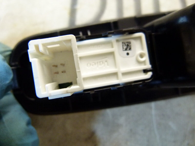 PEUGEOT 308 SW ESTATE 2017-21 REAR RIGHT WINDOW REGULATOR SWITCH 96762292ZD