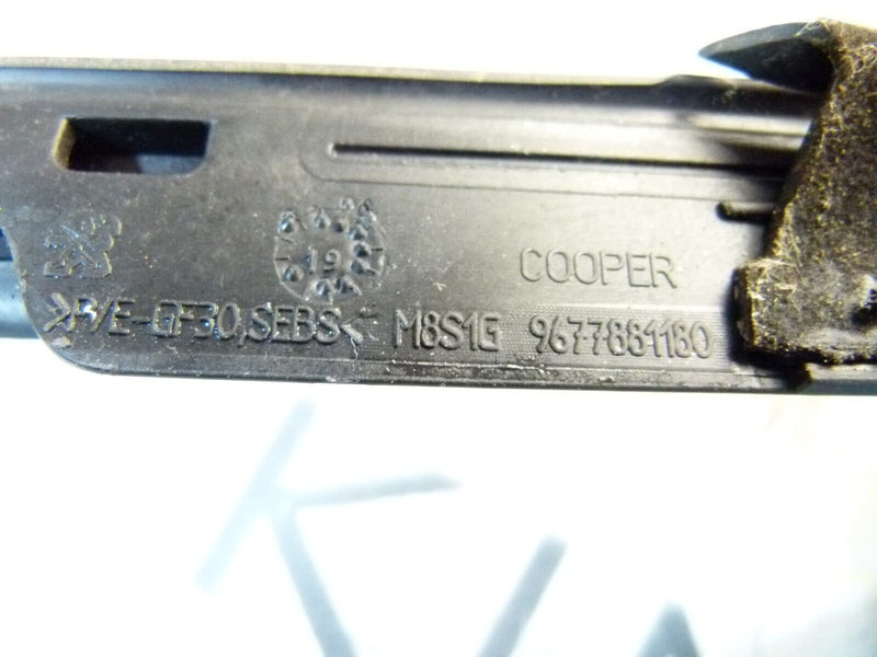 PEUGEOT 308 SW ESTATE 2017-21 FRONT LEFT DOOR WINDOW STRIP TRIM 9677881180