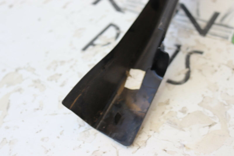 BMW 3 SERIES E91 2005-2013 TOURING FRONT RIGHT WINDOW FRAME + SEAL 7060206