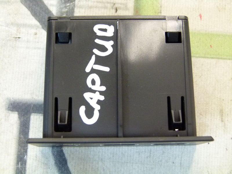 RENAULT CAPTUR 2020-ON AUDIO AUX USB CONNECTOR SOCKETS 280231553R