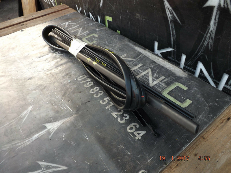 VAUXHALL CORSA D MK3 2006-2014 WINDOW DOOR RUBBER SEAL REAR DOOR RIGHT SIDE O/S