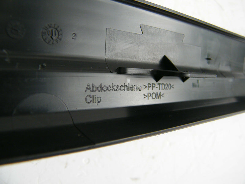 MERCEDES W212 E 2010-15 FRONT RAIL PAVEMEN LEFT SIDE TRIM PANEL N/S A2126860136
