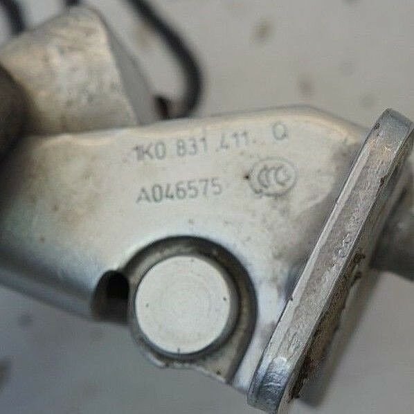 VW GOLF VI MK6 2008-2012 FRONT LEFT DOOR HINGE 1K0831411Q
