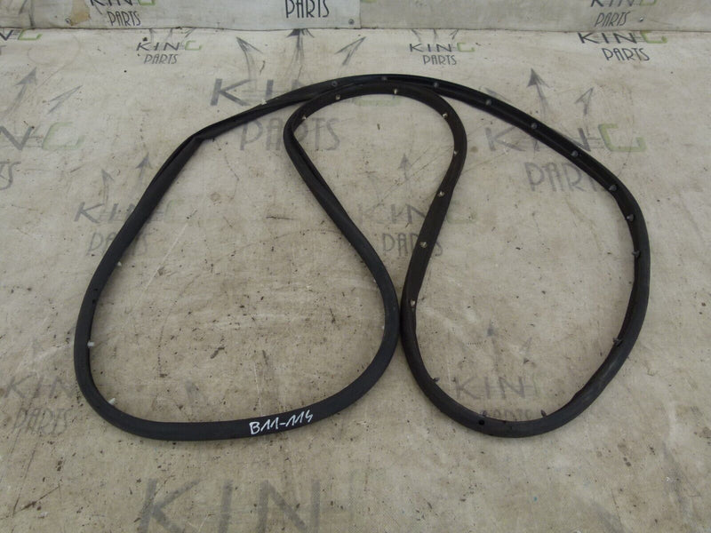 VAUXHALL ASTRA J 2009-15 REAR LEFT DOOR RUBBER SEAL GENUINE 522426761