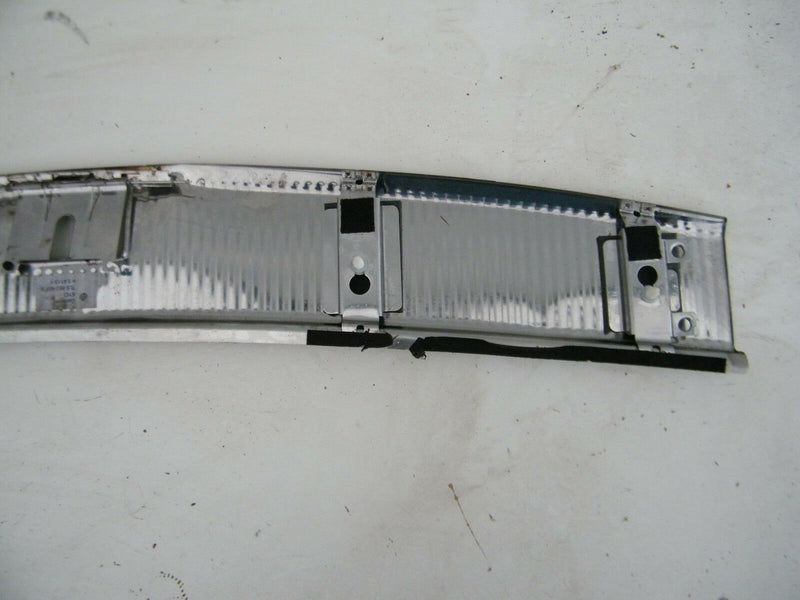 VW TOUAREG 7L 02-06 BOOT LOADING TRIM PANEL COVER LOCK SILL PROTECTOR 7L6863459B