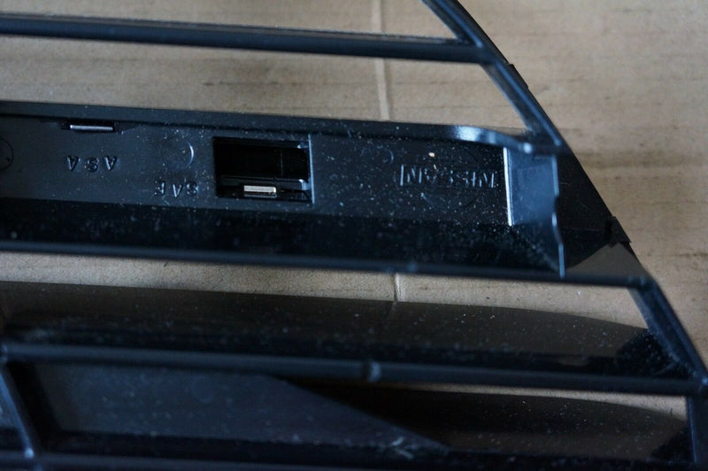 Nissan Almera MK2 N16 Passager Left Side Front Grill - 62322 BM400 (S06-06)