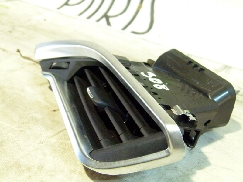 PEUGEOT 308 SW ESTATE 2017-21 FRONT RIGHT DASHBOARD AIR DUCT 9673131677
