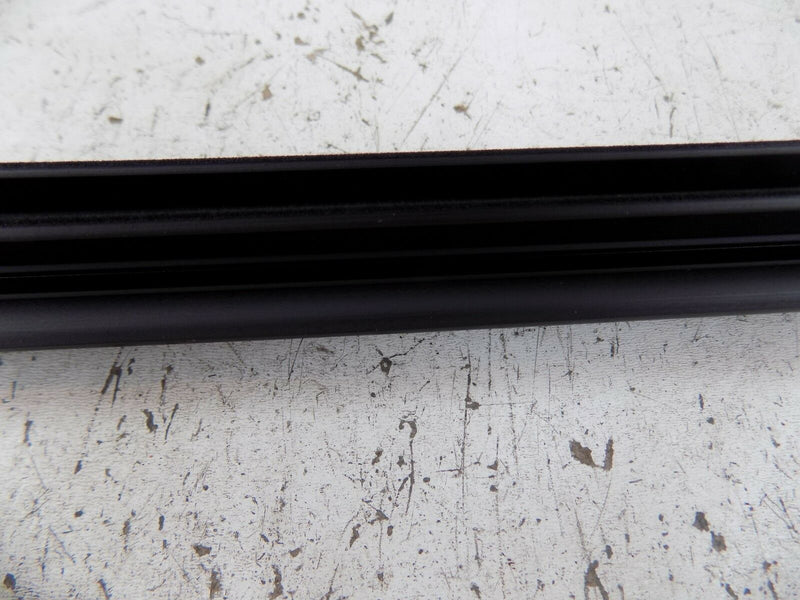 BMW X5 E70 2007-13 REAR LEFT DOOR WINDOW INNER WEATHERSTRIP SEAL 7228029 (S27-12