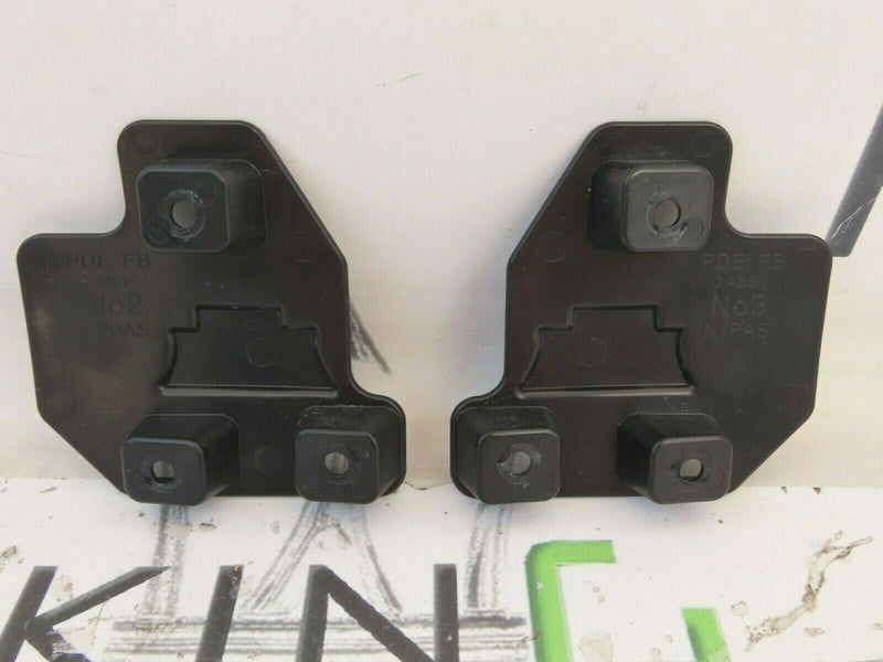 HYUNDAI I30 2019-ON PAIR OF LEFT & RIGHT PDC COVER TO GRILL GRILLE *NEW*