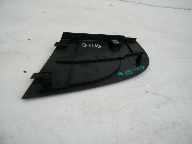 MB B CLASS W245 FRONT WINDSHIELD WATER DRAIN COVER RIGHT A1698300275 (S15-29)