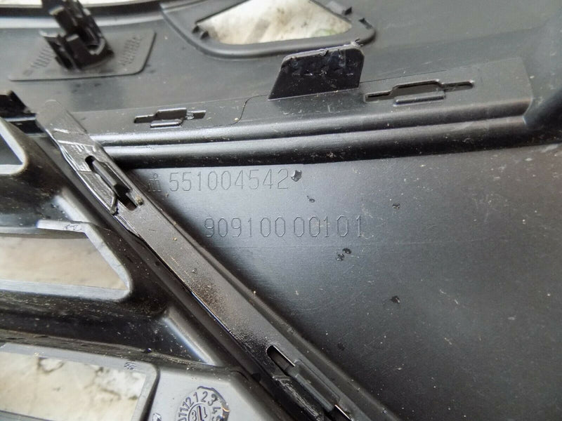 VAUXHALL INSIGNIA 2017 ONWARD GENUINE FRONT BUMPERWITH GRILL  PN 39136417