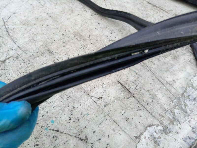MERCEDES C CLASS W205 2016-2021 BOOT LID RUBBER SEAL #