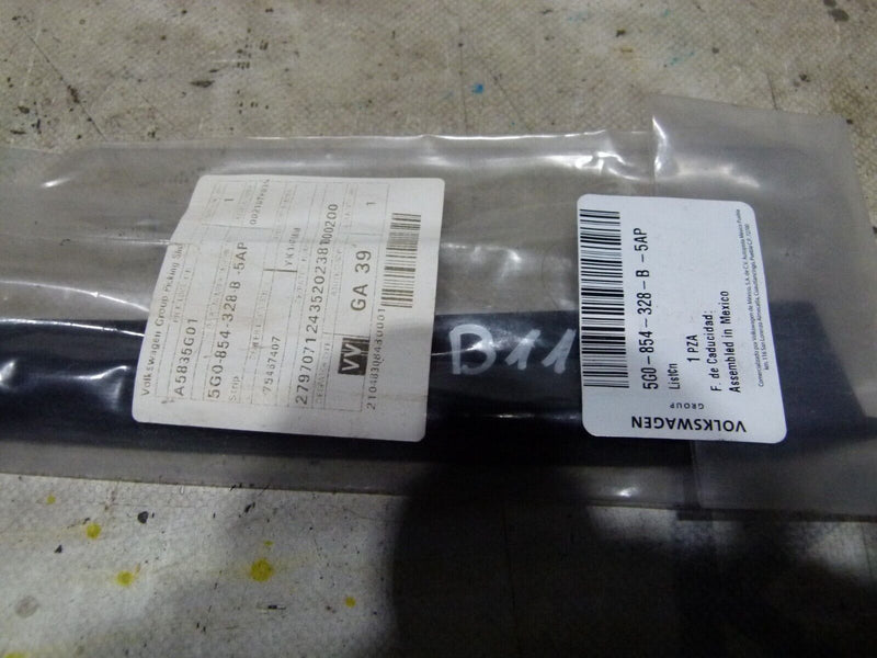 VW GOLF MK7 2012-2016 WINDSCREEN RIGHT END TRIM GENUINE 5G0854328