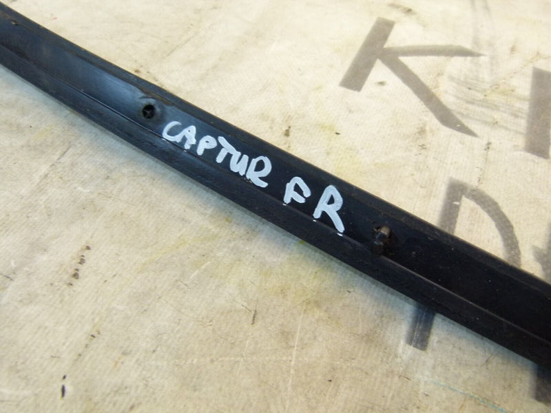 RENAULT CAPTUR 2020-ON FRONT RIGHT DOOR LOWER RUBBER SEAL 808305173R