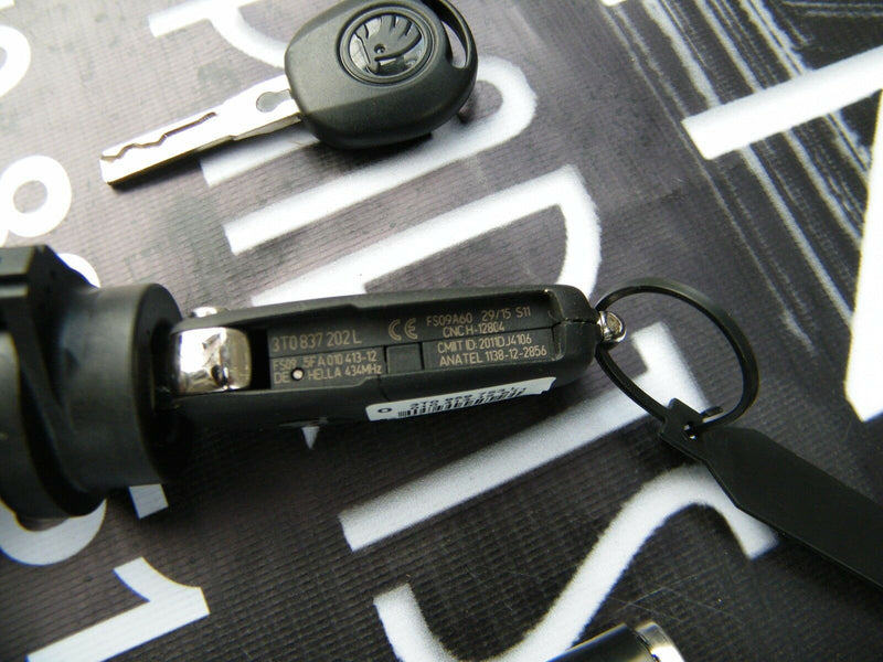 Skoda Superb 2013-2015 Rapid 13-15 Citigo 11-15 Ignition Key Lock Set 3T0837202L