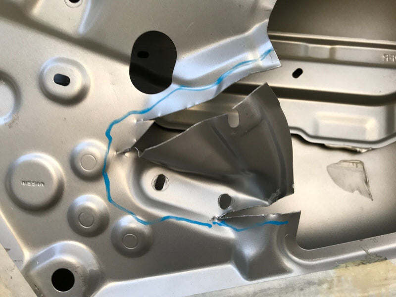 NISSAN JUKE MK2 F16 2019-ON GENUINE FRONT DOOR PANEL RIGHT DRIVER SIDE