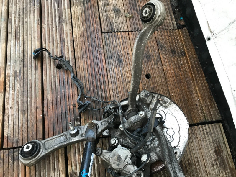 MERCEDES W205 RIGHT SIDE FRONT LEG 4x WISHBONE, HUB, BRAKE CALIPER, GAS STRUT