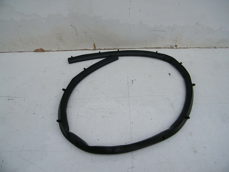 PEUGEOT 2008 2013-ON REAR LEFT DOOR SEAL RUBBER 9806261980 (S38-15)