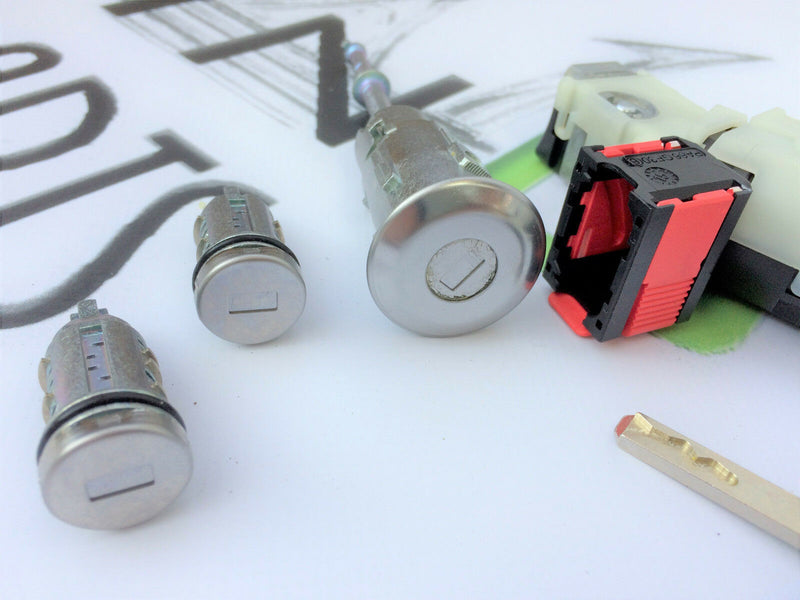 RENAULT TWINGO KEYS SET REMOTE 2 KEY 2 BUTTON IGNITION SWITCH DOOR LOCK N0504858