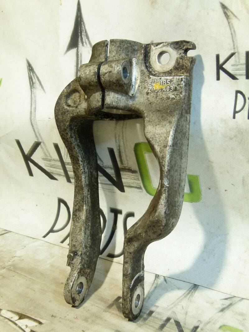 RANGE ROVER SPORT 13-17 FRONT RIGHT LOWER SHOCK ABSORBER BRACKET CPLA3462AB