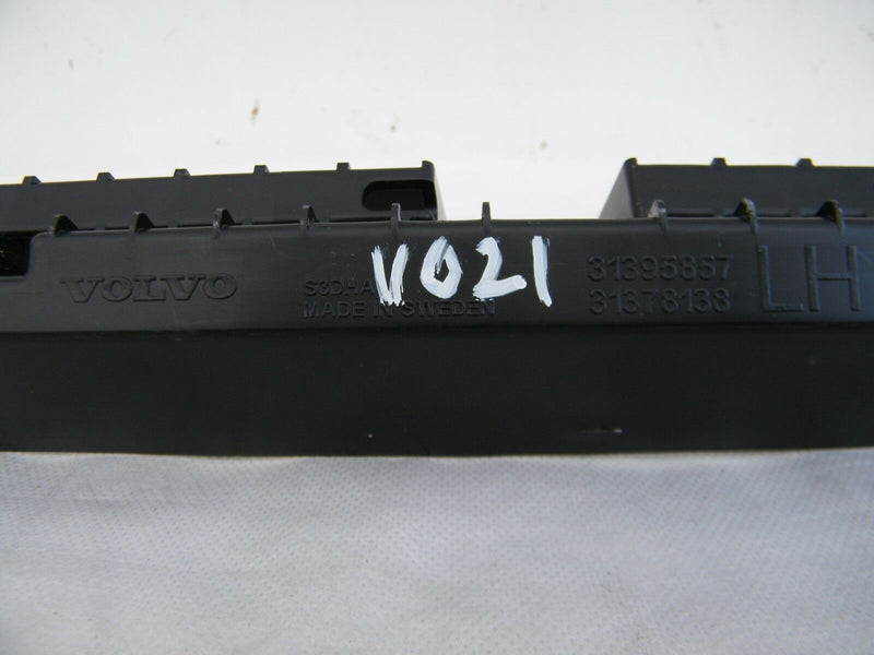 Volvo XC90 2016-17 Rear Bracket Trim Mudflaps 31395857 (V021)