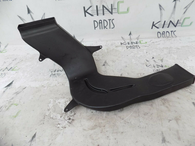 BMW 5 SERIES F10 F11 FRONT PASSENGER LEFT NEARSIDE REAR AIR DUCT 9113013