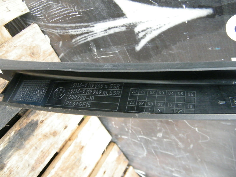 BMW E91 3 SERIES 2009-11 COVER PANEL WINDOW FRAME TOP TRIM REAR DOOR LEFT SIDE