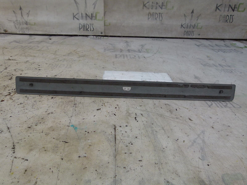 MERCEDES C W204 2007-2011 FRONT LEFT SILL STEP TRIM GENUINE A2046800135