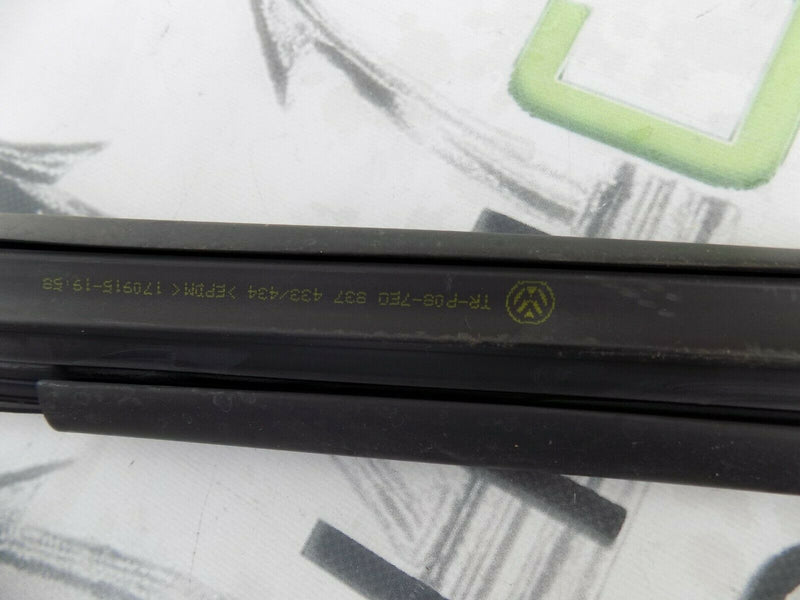 VW TRANSPORTER T6 2016-ON FRONT LEFT DOOR WINDOW RUBBER SEAL 7E0837433
